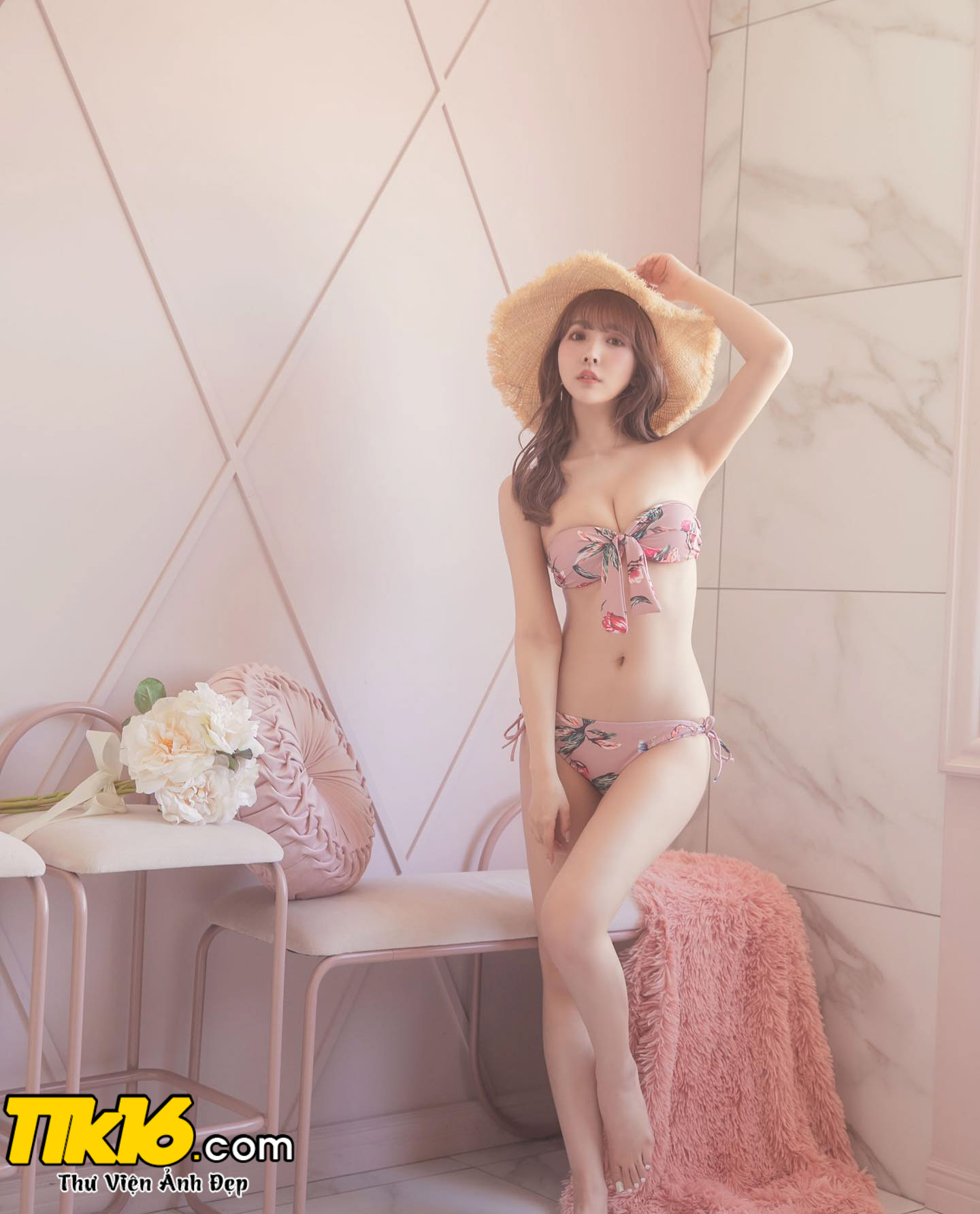 Xem Ảnh Yua Mikami sexy với bikini trong các bộ phim JAV cô đóng