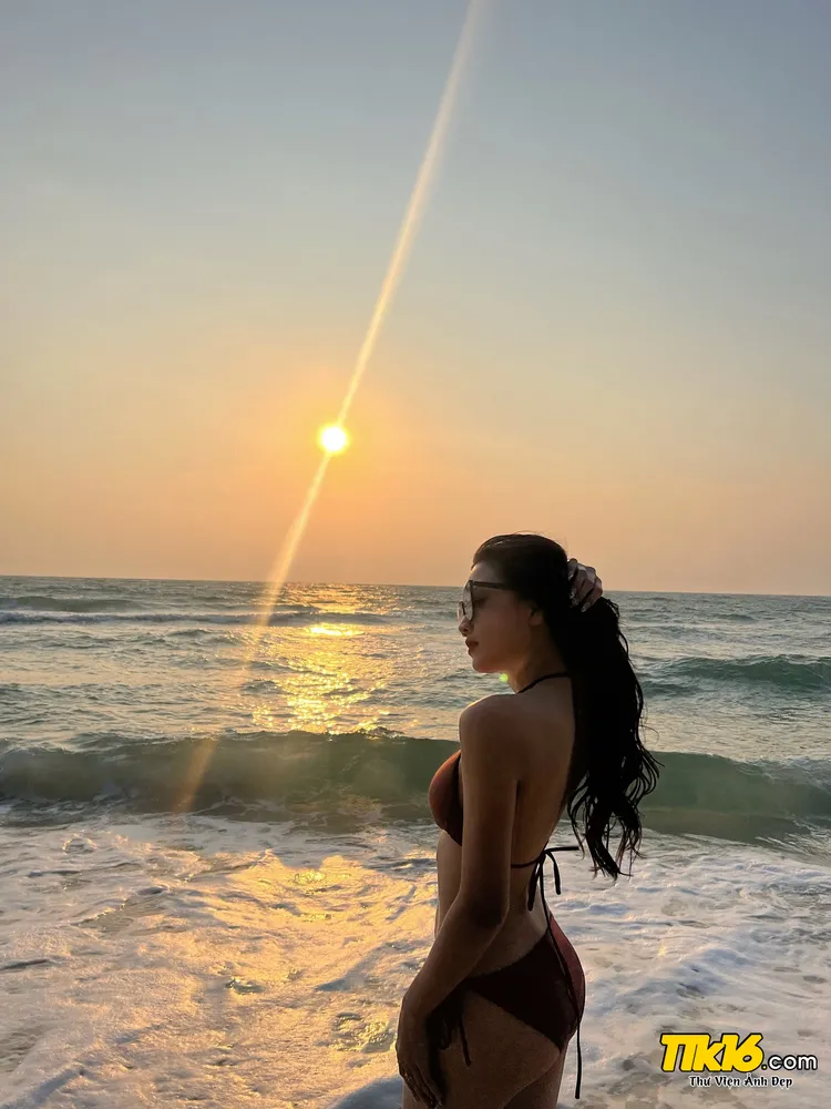 Lan Anh Hà bikini