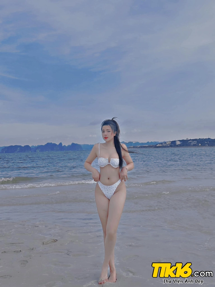 Ảnh Mochiii bikini 2